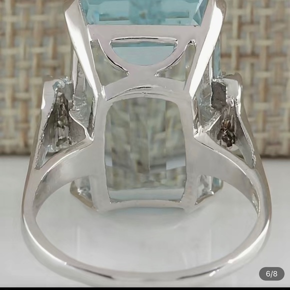 Women's Ocean Blue Large Rectangle Zircon Ring Size 9 - Picture 7 of 7